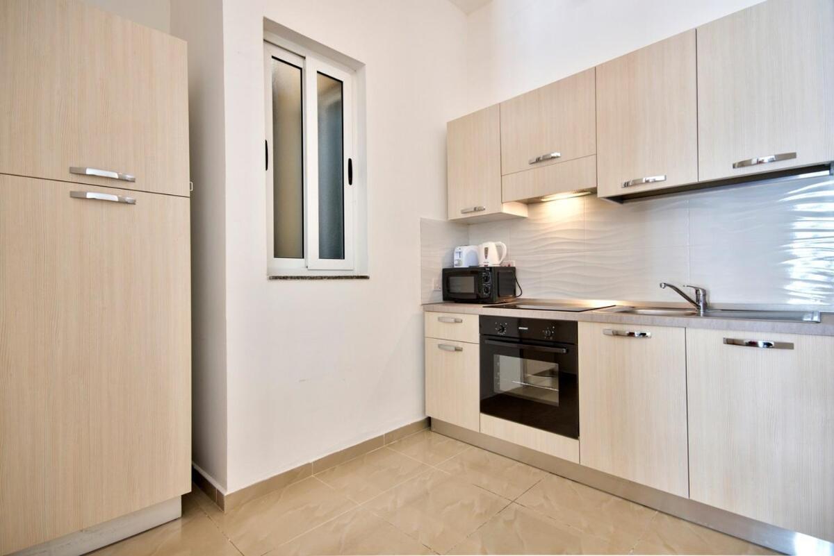 Urbanstays - Gzira 1 Bedroom Apartments By Shortletsmalta Bagian luar foto